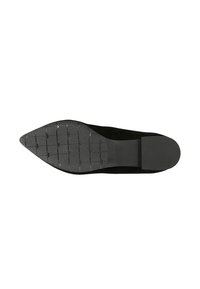 Sola di scarpa nera a punta con un motivo di grip testurizzato e una sezione del tacco rettangolare, esposta su uno sfondo bianco.