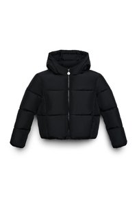 Giubbotto impermeabile nero con cappuccio, chiusura con zip e design trapuntato con cuciture orizzontali evidenti. Texture morbida e liscia e lunghezza cropped.