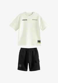 Vybráno, white black subscribe