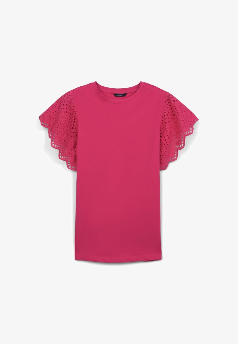 T-shirt fuchsia avec des manches courtes en dentelle perforée ; encolure ronde et en tissu doux en mélange de coton. Texture lisse et design décontracté.