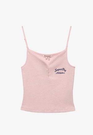 Jasnoróżowy top na cienkich ramiączkach spaghetti z guzikami przy dekolcie w kształcie litery V oraz wyszywanym napisem „SuperDry Athletics” w granatowym kolorze na lewej piersi.