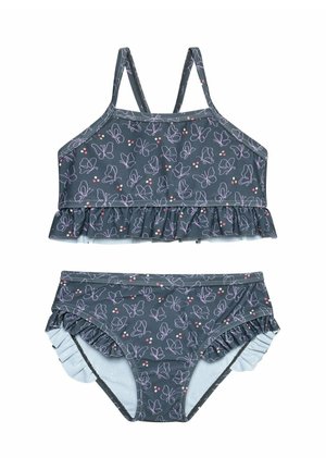 Costume da bagno due pezzi per ragazze con stampa di farfalle grigie, bordi arricciati sulla parte superiore e inferiore, e dettagli a pois rosa e arancioni.