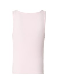 Débardeur rose côtelé sans manches avec un col rond et une coupe ajustée, présentant une texture lisse et des bords nets.