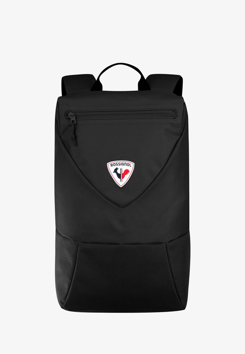 Zaino nero realizzato in tessuto resistente, con scomparto con cerniera, dotato di un distintivo logo triangolare e spallacci imbottiti.