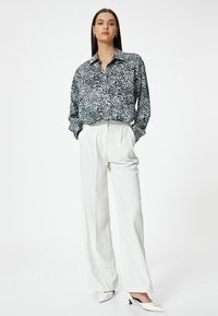Koton LEOPAR PRINTED - Paitapusero - black