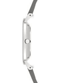 Silberne Edelstahl-Uhr mit rechteckigem Ziffernblatt und glatter, reflektierender Oberfläche. Grauer Gummiband mit metallischen Akzenten und einer runden Krone.