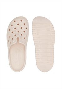 Zoccoli slip-on rosa chiaro in gomma, con un design a scallop e ritagli, e una suola texturizzata e pattern per una buona aderenza.