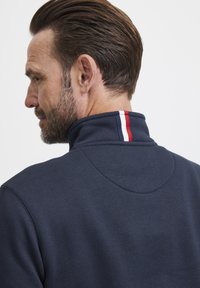 FQ1924 FQWILLIAM - Sudadera - salute