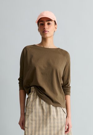 MIT RAGLAN-ÄRMELN - T-shirt à manches longues - hazelnut brown