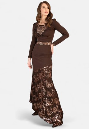 Braunes langärmliges Kleid mit eng anliegendem Oberteil, floraler metallic Stickerei, schwingendem unteren Teil und nahtlosem Tailleneinsatz. Sanfte Textur.
