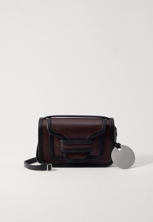 Pierre Hardy ALPHA - Sac bandoulière - burgundy/black