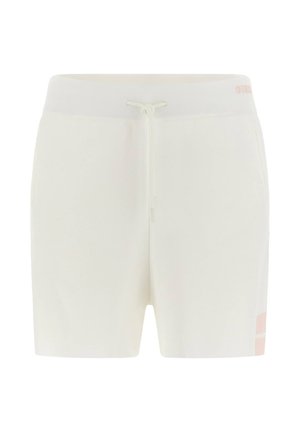 Shorts blancs décontractés avec une ceinture élastique et un cordon de serrage, ornés d'un discret logo rose sur la partie inférieure gauche de la jambe.
