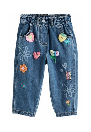 Blaue Denim-Kinderhose mit elastischem Bund, verziert mit bunten bestickten Blumen, Herzen und lächelnden Figuren-Patches.
