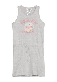 Szara sukienka bez rękawów z miękkiego materiału, z regulowanym w pasie sznurkiem, z wycięciem na plecach oraz kolorową grafiką flaminga z napisem.