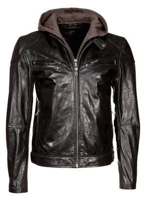 Veste en cuir noire avec fermeture éclair frontale, deux poches poitrine horizontales zippées et capuche en tissu marron attachée.