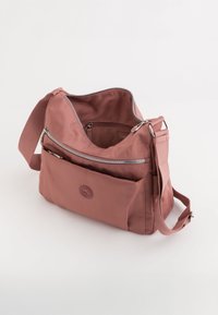 Pink nylon skuldertaske med lynlåstop, frontlomme, justerbar rem og logo detalje på forsiden. Glat tekstur og moderne design.