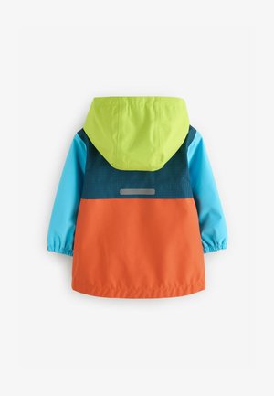 Bunte wasserdichte Jacke mit einer limegrünen Kapuze, gemustertem dunkelblauen Oberteil, orangefarbigem Unterteil und elastischen Bündchen in hellblau.