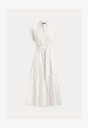 Baltos spalvos midi ilgio marškinėlių tipo suknelė su trumpomis rankovėmis, apykakle, audinio diržu, sluoksniuota sijono dalimi ir siuvinėtu, banguotu kraštu.