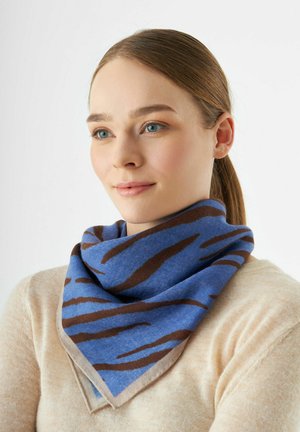 Blauwe driehoekige sjaal met bruine strepen, gemaakt van zachte stof, met een gladde textuur en een beige contrasterende rand.