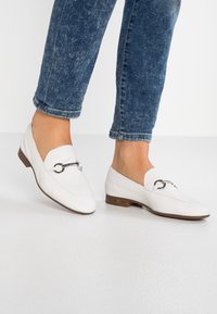 Unisa Zapatos sin cordones - white