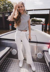 Looxs Revolution WIT CARGO STRETCH - Bootcut jeans - wit