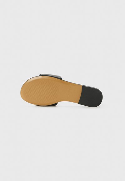 MARC JACOBS THE SNAPSHOT - Šľapky - black