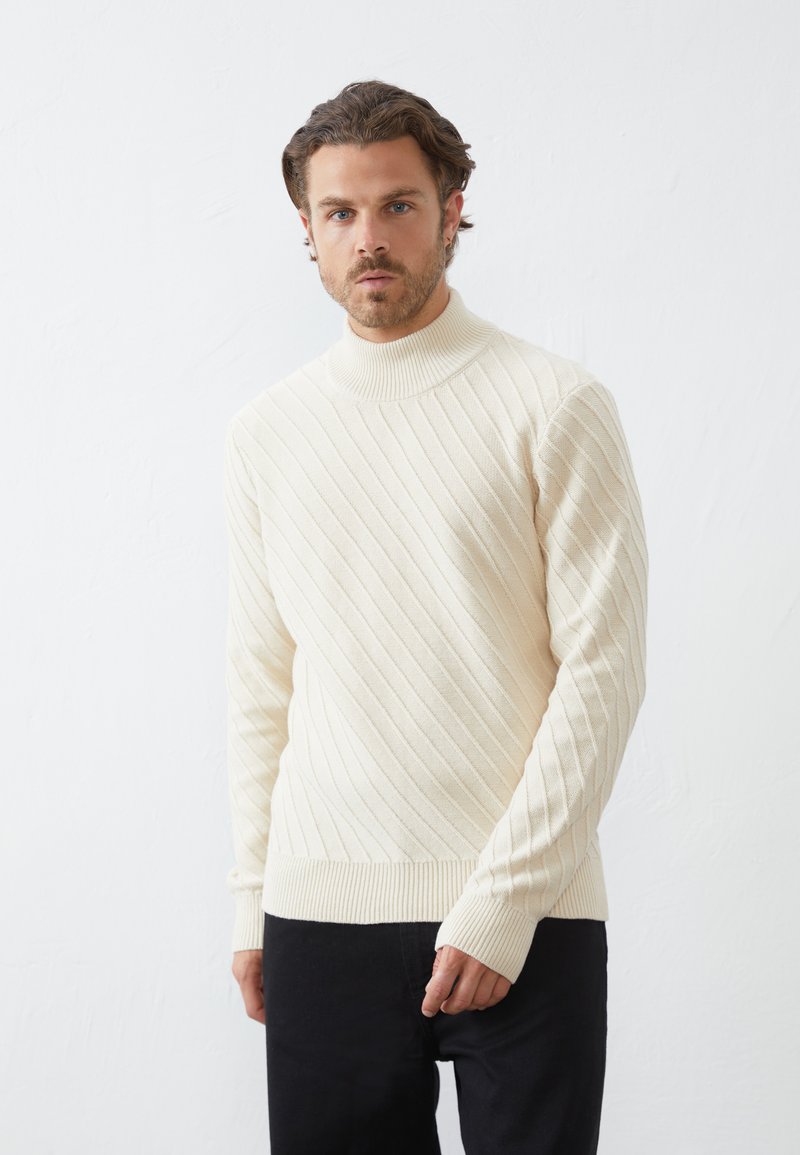 Pier One Neule - off-white