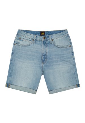 Ανοιχτό μπλε τζιν σορτς με γυριστά μανίκια, μπροστινές τσέπες, θηλιές για ζώνη, μεταλλικό κουμπί και ετικέτα της μάρκας Lee στη ζώνη μέσης.