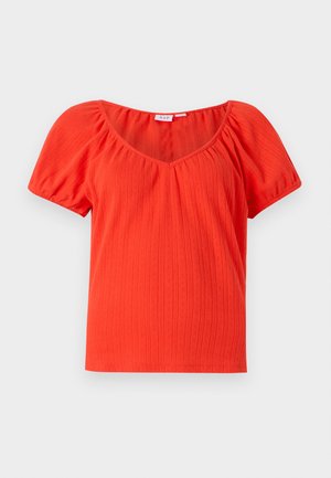 Červený rebrovaný top s krátkym rukávom, širokým výstrihom a nabrúsenými balónovými rukávmi, vyrobený z ľahkej textúrovanej tkaniny.