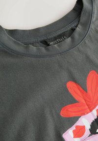 NO PEEKING KENDRA DANDY CHRISTMAS GRAPHIC CREW NECK  - Tricou cu imprimeu - grey