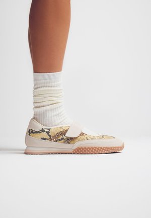 Gioseppo PIROVAC - Ballerine con cinturino - amarillo