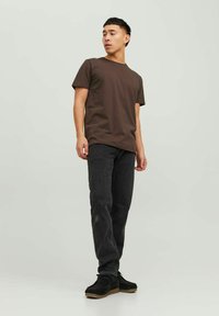 Jack & Jones JJE TEE  O-NECK  - T-shirt - bas - seal brown