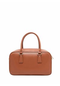 Borsa a mano rettangolare in pelle marrone con doppie maniglie rotonde e zip dorata laterale, su sfondo bianco.