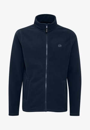 Granatowa polarowa kurtka z wysokim kołnierzem, pełnym zamkiem, bocznymi kieszeniami i subtelnym logo na klatce piersiowej. Miękka tekstura i prosty krój.