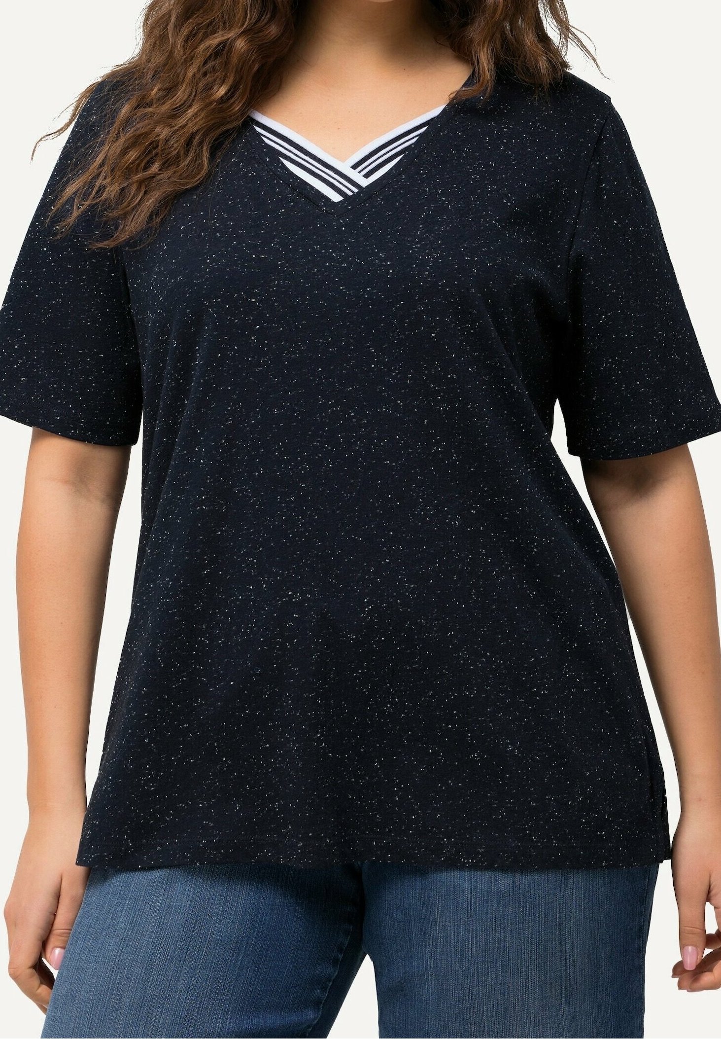 Ulla Popken MANCHES COURTES ET COL EN V - T-shirt basic - noir