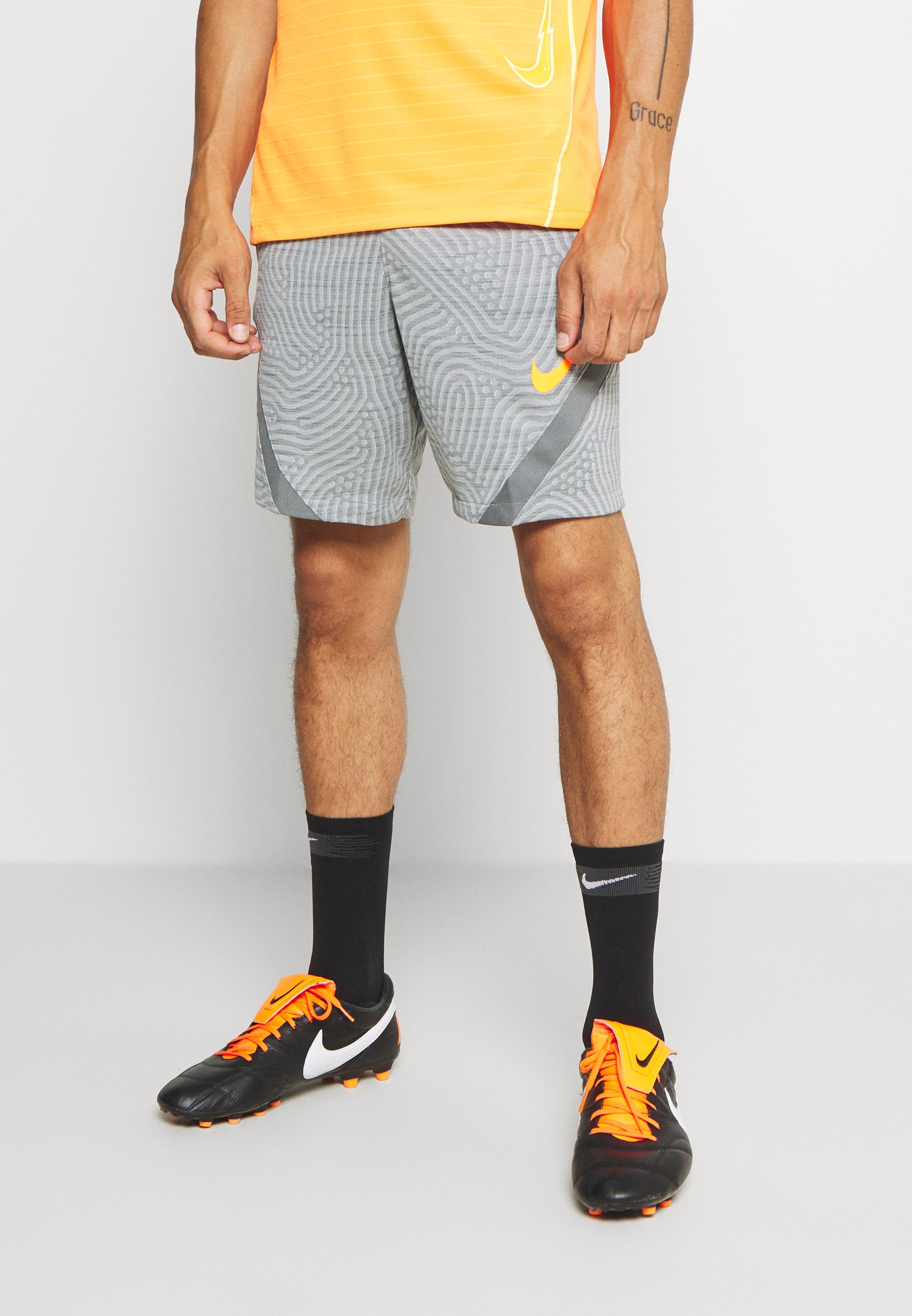 dry short nike performance