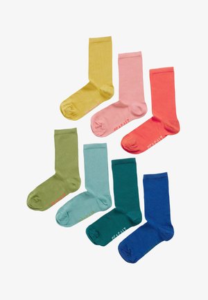 Otto paia di calze di cotone in vari colori: giallo, rosa, corallo, verde, blu chiaro, verde acquamarina, verde scuro e blu navy, con una leggera personalizzazione.