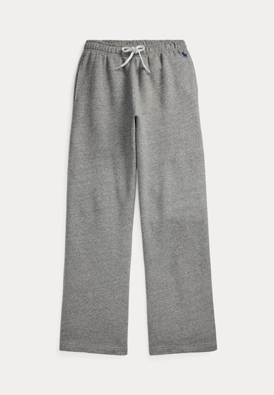 Pantaloni della tuta grigi con coulisse bianca in vita e tasche laterali, con piccolo logo ricamato blu scuro vicino alla vita.