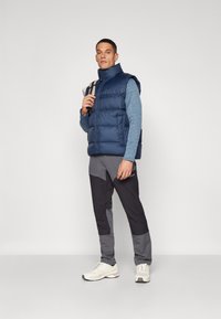 Helly Hansen ACTIVE PUFFY - Strukirani kaput - dunkelblau