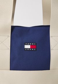 Thumbnail Image 7
