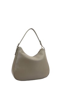 Een zachte, afgeronde grijze leren handtas met een enkele schouderriem en een ritssluiting. Heeft een soepele textuur en een minimalistisch ontwerp.