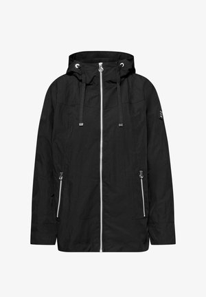 Veste légère noire à capuche avec fermeture éclair frontale, capuche avec cordon de serrage, deux poches latérales zippées et un petit écusson sur la manche gauche.