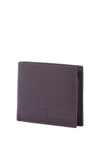 Bruine leren portemonnee met een bifold-ontwerp, subtiele stiksels en een logo dat op de voorkant is gebrand. Bevat meerdere kaartsleuven.
