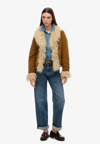 Superdry & Co CROP QUILT LINE AFGHAN  - Chaqueta de invierno - denim co tobacco brown