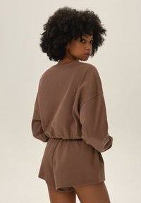 ESOTIQ BLOOVII JAX tan