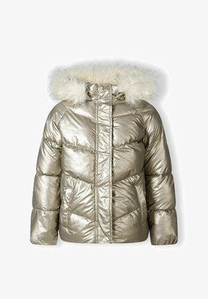 Doudoune métallisée dorée avec une capuche en fourrure blanche. Elle présente un design matelassé, une fermeture éclair à l'avant et deux poches latérales. Texture lisse et brillante.