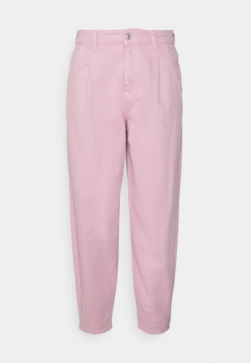 Rosa Baumwollhosen mit weitem Schnitt, Frontfalten und Seitentaschen. Der Stoff hat eine glatte Textur und ein einfarbiges Design.