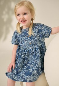 Thumbnail Image 4