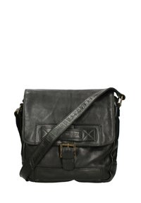 Borsa a tracolla nera in pelle con finitura testurizzata, chiusura a patta, tracolla regolabile e dettagli in ottone. Presenta cuciture decorative e logo.