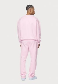 Pegador LOGO OVERSIZED SWEATER - Sudadera - washed bubblegum